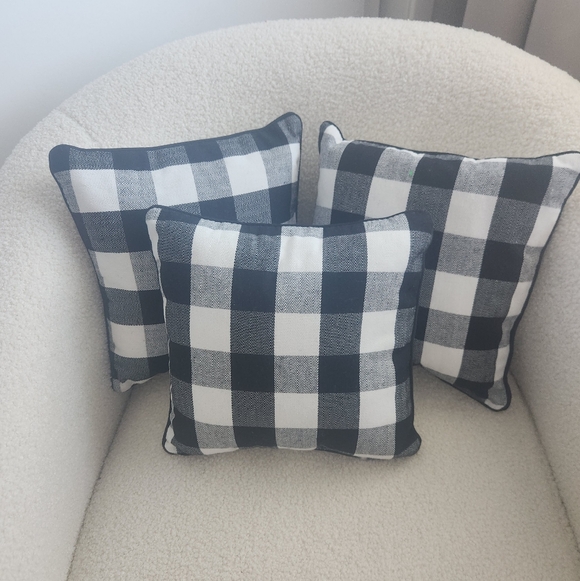 Plaid and Shamrock Love Pillow Set Of Three Reversable 10 X 10 - Picture 3 of 6